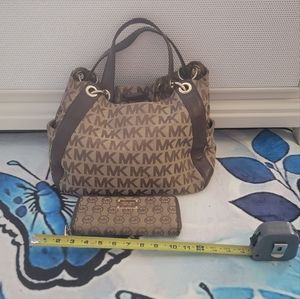 Micheal kors purse and wallet